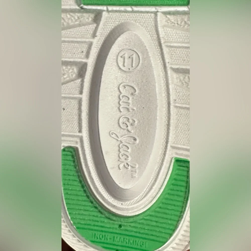 Green water shoes